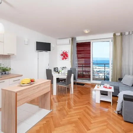 Beachfront Zeljko 公寓